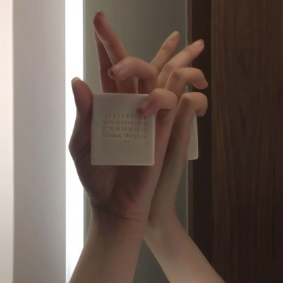 手控女生看过来！36张高清唯美意境手部头像图