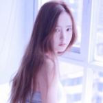 18张高清气质美女微信头像 简约又好看