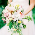 手捧花女生头像合集！18张清新唯美的氛围感头像图