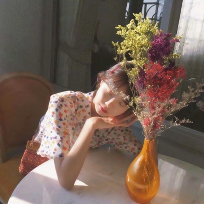 25张高清小清新风格女生微信头像 氛围感拉满