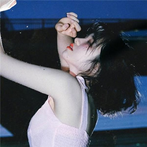 女生简单气质高清头像合集 共16张