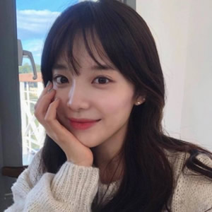 12张高清时尚女生微信头像 好看又百搭