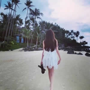 女生海边背影微信头像来啦！16张高清小清新氛围感图直接存