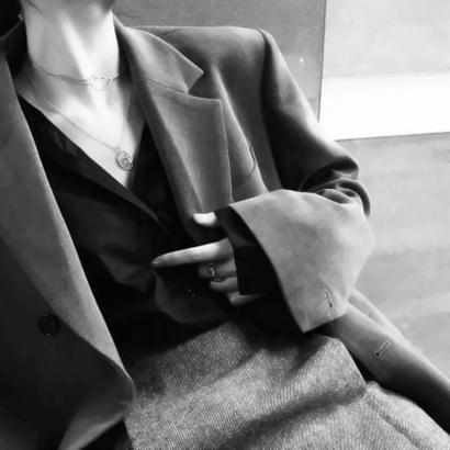 高冷御姐黑白头像！21张高清好看的氛围感头像合集