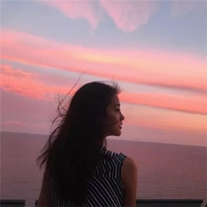 24张高清唯美女生背影杀头像 氛围感拉满