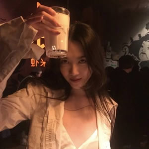 女生超拽霸气颓废头像 12张高清图合集