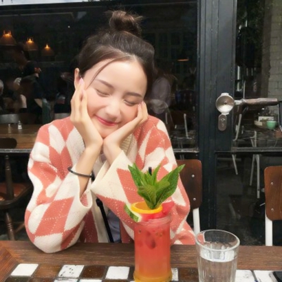 25张高清小清新风格女生微信头像 氛围感拉满