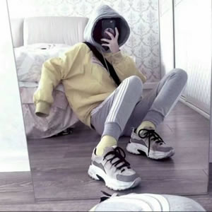 12张尽显女人味的气质微信头像 性感小姐姐专属款