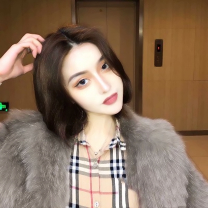 14张高清时尚欧美女头像 氛围感拉满的女生头像素材