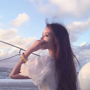 12张尽显女人味的气质微信头像 性感小姐姐专属款