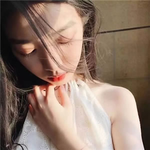 12张高清唯美伤感女生侧脸背影头像 适合做头像的氛围感图片