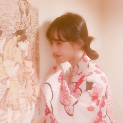 18张高清气质美女微信头像 简约又好看