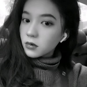 18张自带高冷气场的女生黑白头像 高清质感拉满