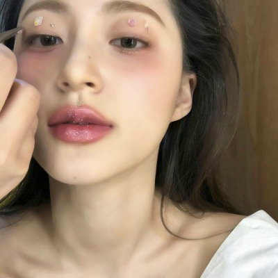 26张高清酷感女生头像合集 直接拿来当头像用