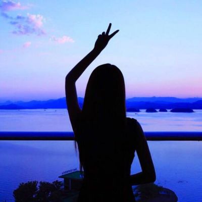 微信头像女生唯美背影 24张高清好看的精选合集来了