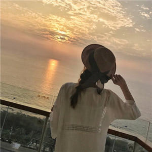 12张超真实女生背影头像 高清质感直接当头像用