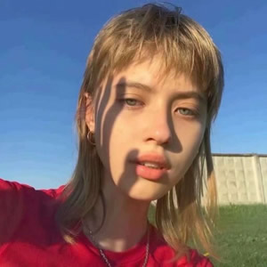 12张高清气质款欧美女生头像 适配微信头像超有范