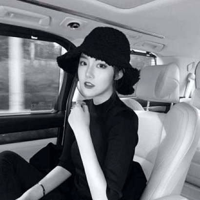 高冷御姐黑白头像！21张高清好看的氛围感头像合集