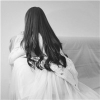 15张女生背影黑白伤感QQ头像 看了让人忍不住心疼