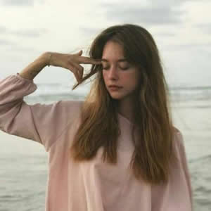 16张欧美气质小姐姐头像 快来挑喜欢的