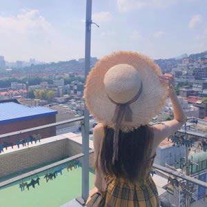 少女背影头像合集！12张软萌青春感拉满的女生背影图