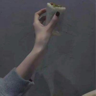 11张高清唯美手部特写头像 女生专属头像素材