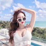 16张高清清新感成熟美女生活照头像