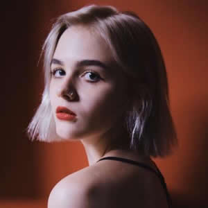 16张欧美气质小姐姐头像 快来挑喜欢的