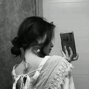 16张高清堕落感黑白颓废女头像合集