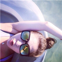 戴墨镜的成熟女生头像合集 共22张