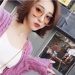 12张气质拉满的高清墨镜女生头像，每一张都超有范儿