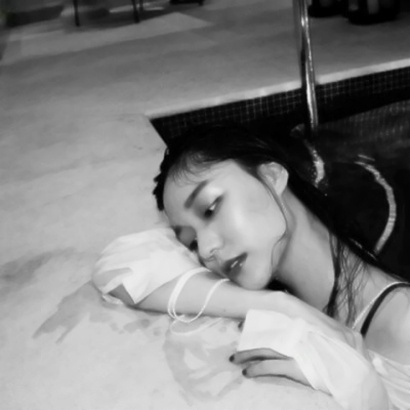 13张高清霸气黑白伤感女生QQ头像合集