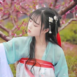 12张高清真人古风女生头像 氛围感拉满