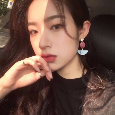 21张霸气女网红头像 高清好看的女生头像合集