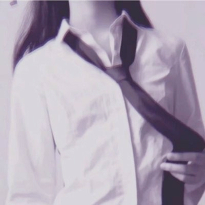 女生衬衫配裙子女头合集来啦 29张超耐看头像