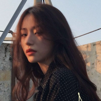 8张高清酷帅女生个性头像 氛围感拉满的魅力女头合集