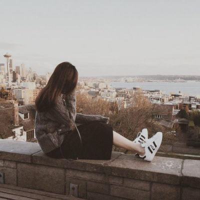 12张高清真人女生背影头像 全身好看的女头素材