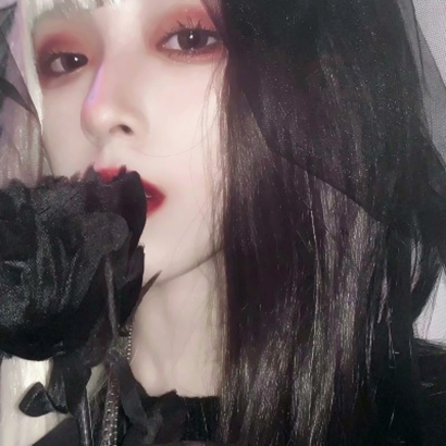 15张高清酷感女生头像合集