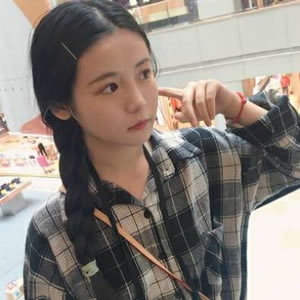 12张高清女生个性微信头像 氛围感直接拉满