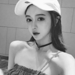 8张清冷感拉满！高冷女生黑白气质头像合集