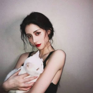 15张高清超有氛围感的女生意境头像 适合当微信头像