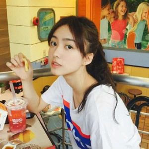 16张高清小清新时尚女生头像 氛围感拉满