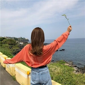 24张高清唯美女生背影杀头像 氛围感拉满