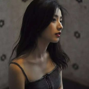 16张高清高冷霸气个性女生头像合集