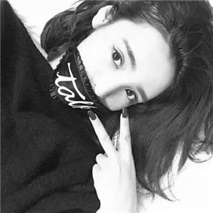 霸气又酷！14张黑白戴口罩女生头像高清合集