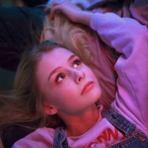 12张高清气质款欧美女生头像 适配微信头像超有范