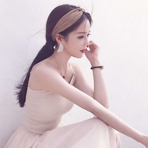 18张女生性感又有气质的微信头像合集
