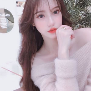 当下超火的网红酷飒女生头像 16张高清美图合集