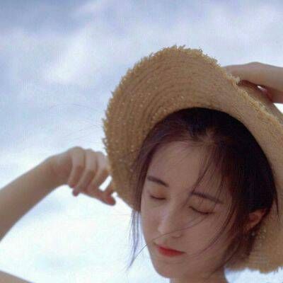 12张高清唯美小清新女生头像 氛围感拉满