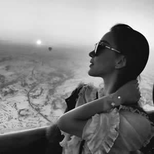 16张高清霸气真人黑白高冷女生头像合集